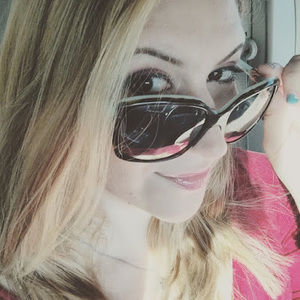 Meet your Posher, Veronica